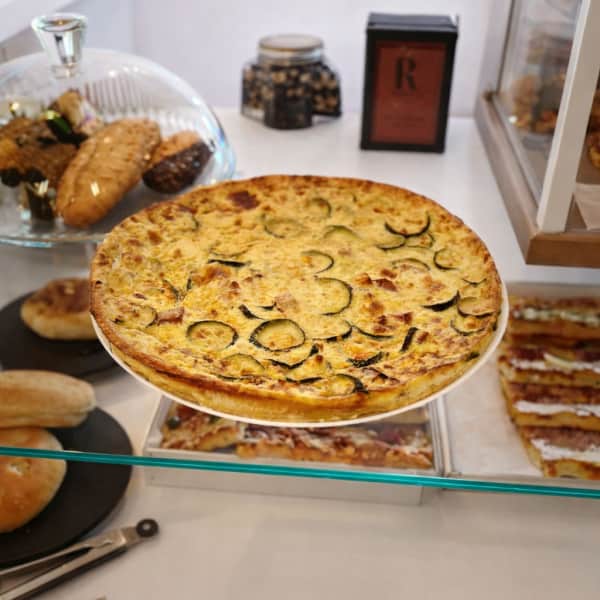 Quiche con uova formaggio e zucchine